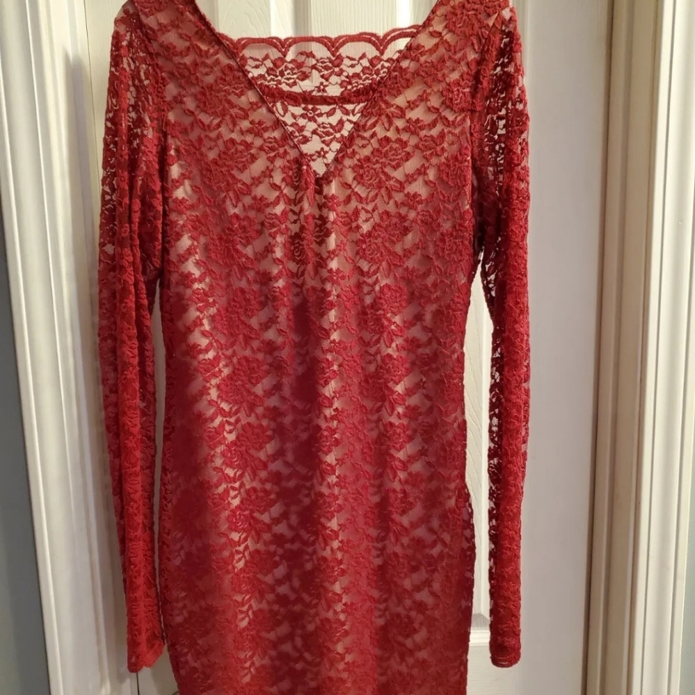 Double Zero sz M, cranberry red, lace overlay, long-sleeved dress. NWT